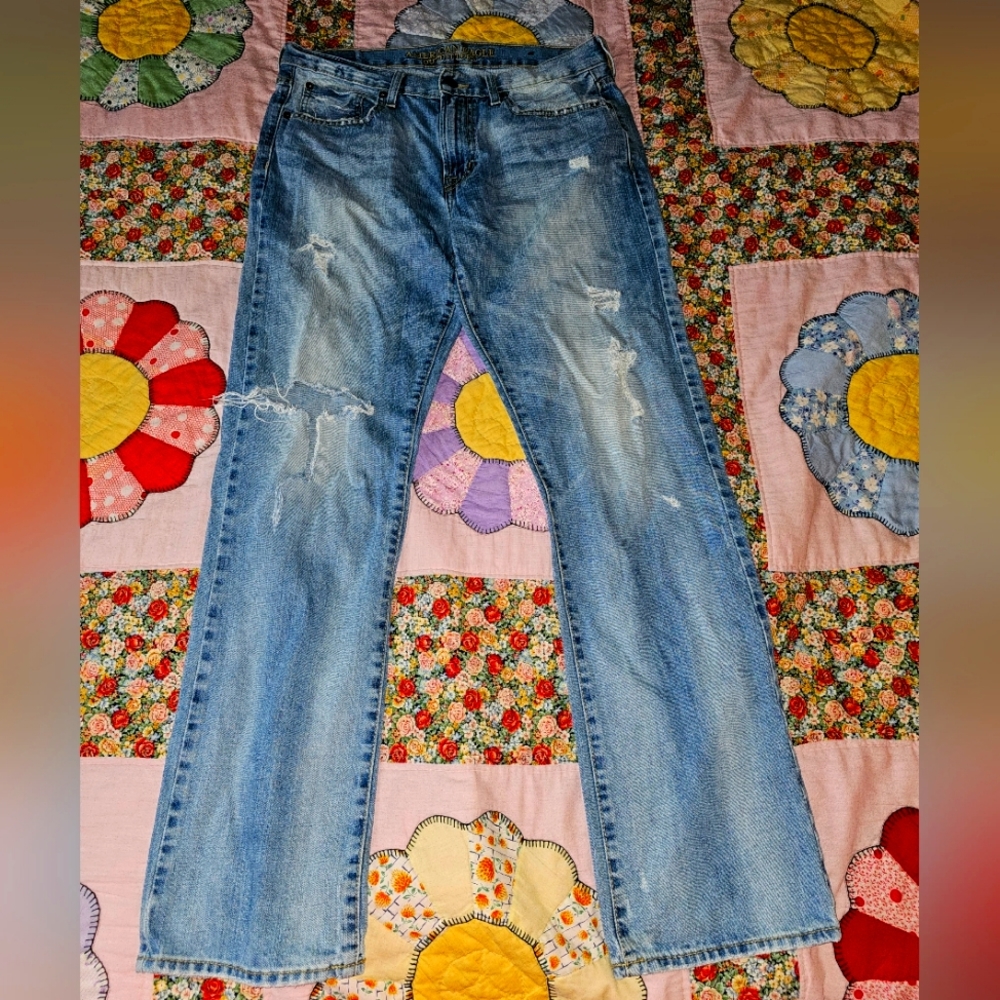 Men's American Eagle distressed jeans